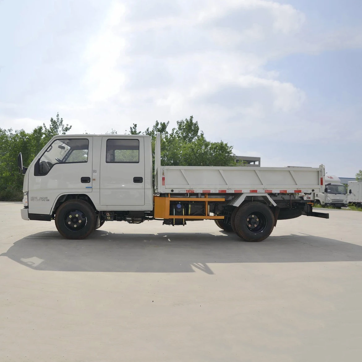 JMC SHUNDA 4*2 double row 122 Horsepower 3-Meters Mini Dump Truck With Low Price