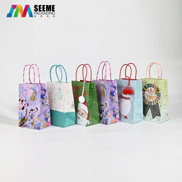 New design recycle kraft art coated paper Christmas gift bag for shopping