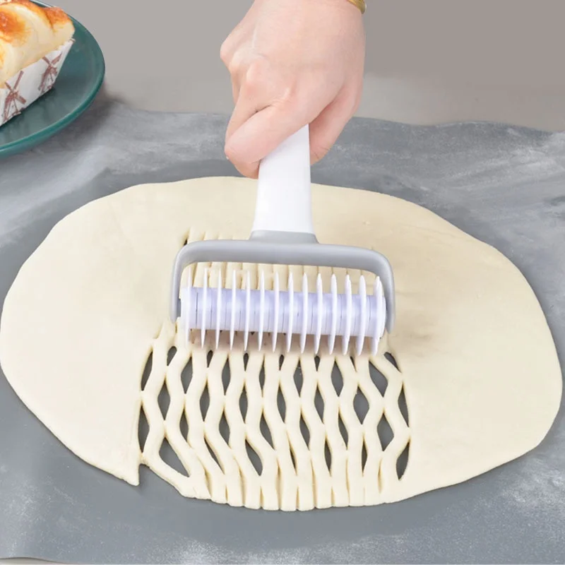 Plastic Pizza Dough Docker & Pastry Lattice Roller Cutter
