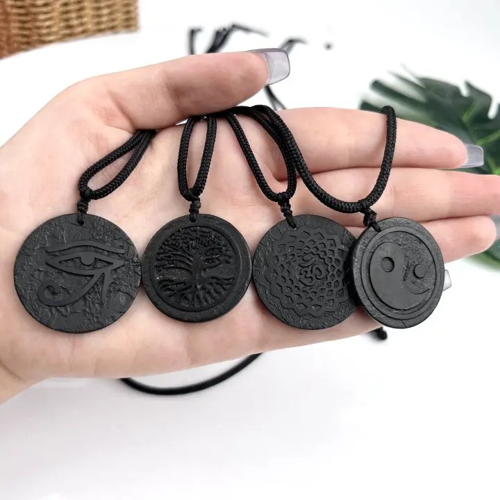 Kindfull New Arrival Natural Stone Pendant Hand Made Crystal Pendant Shungite Necklace For Beauty Decoration