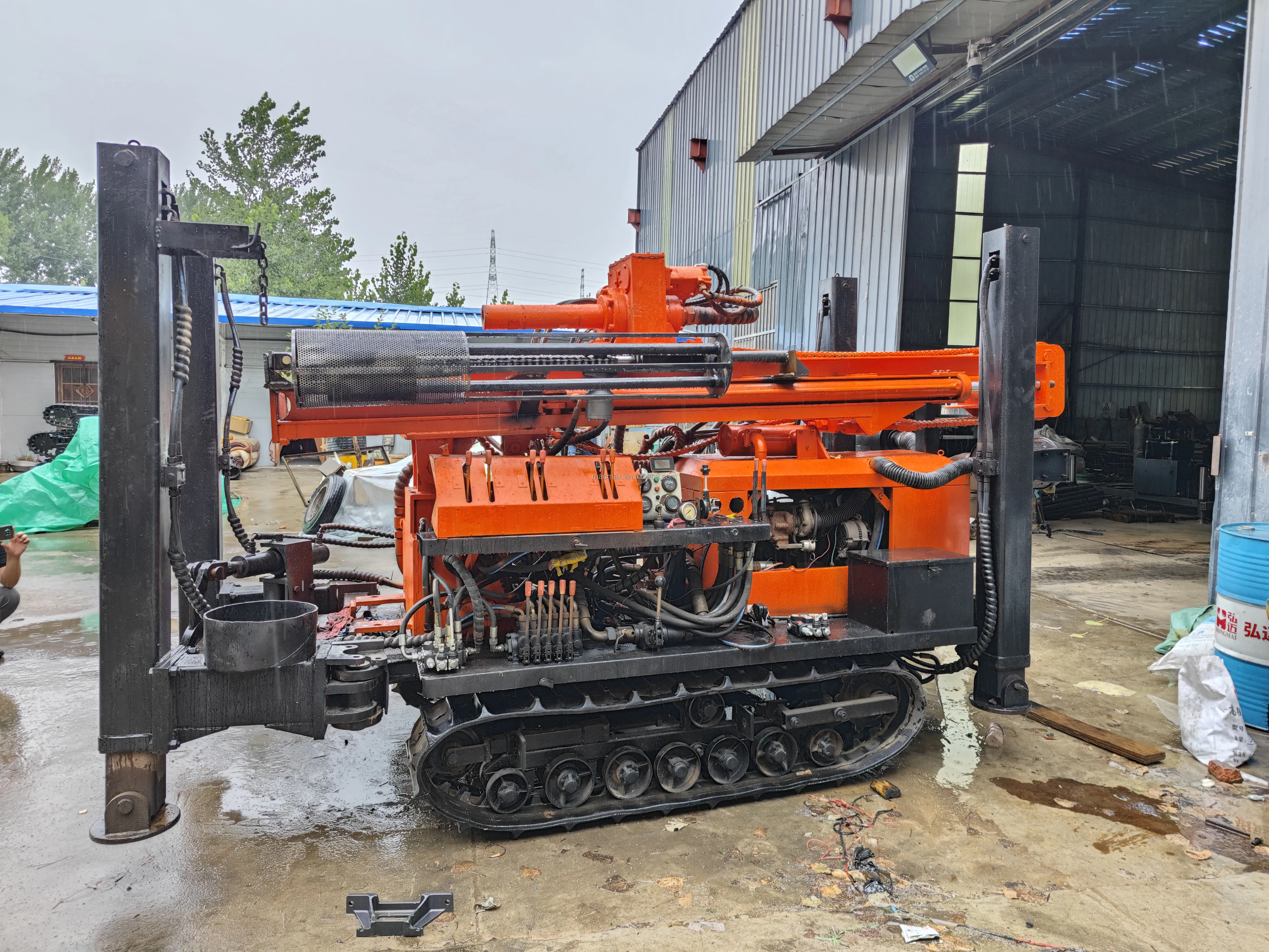 Hydraulic water well drilling rig agricultural mining drilling rig 200 meters for sale