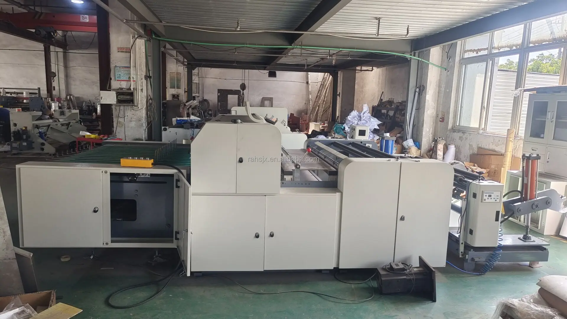 HQJ-1100D single roll A4 copy write paper cutting and ream online packing machine line