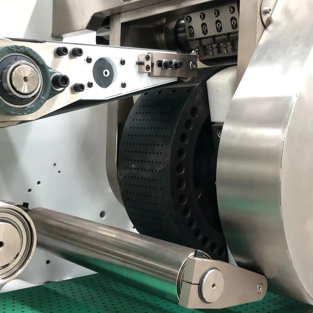 WellDone, низкая цена, автоматическая машина для подгузников для взрослых, используемая с клейкой машиной