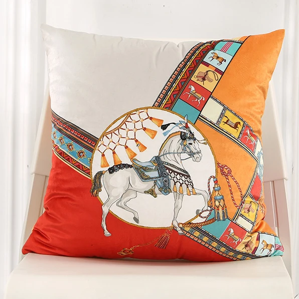 Exquisite Colorful Battled Horse Pattern Velvet Printed Pillow Cover Soft Accent Throw Cushion Home Hotel Party Decorative Use