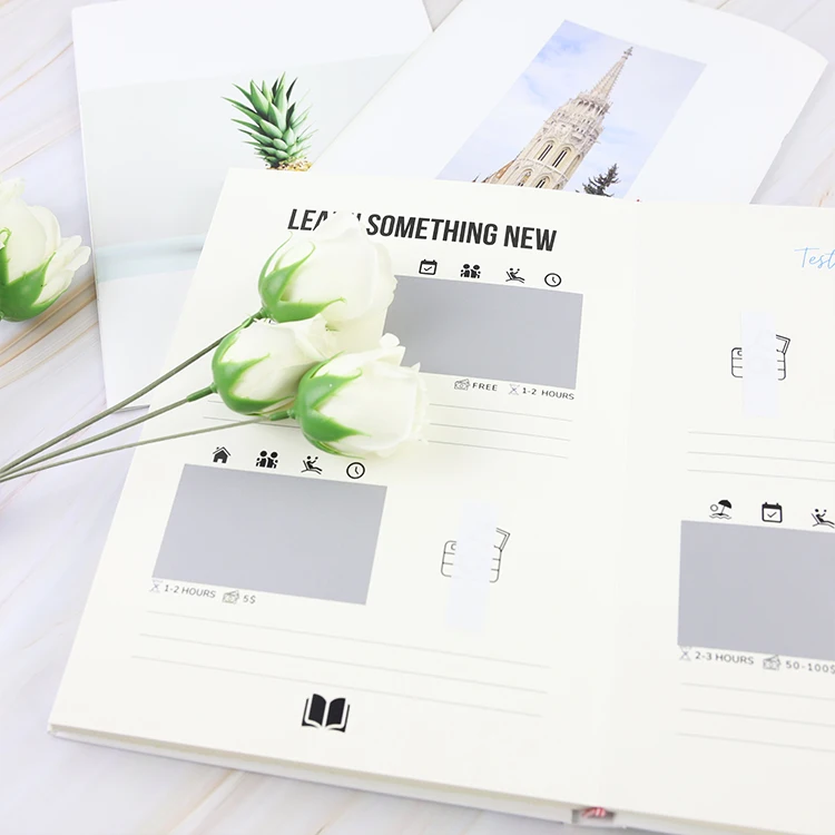 Книга «вызов приключений» со слоем царапин