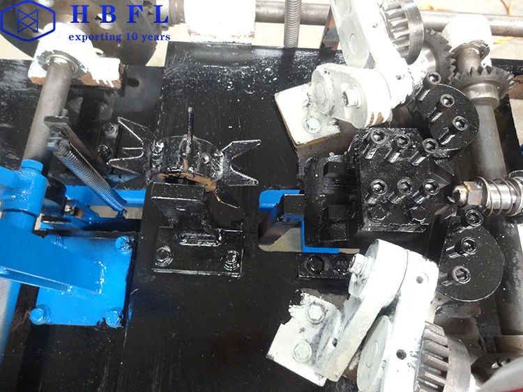 Single wire security fence making barbed wire machine