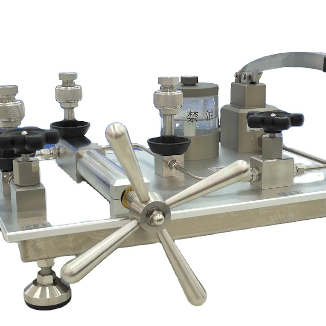 Digital pressure gauge calibration pump