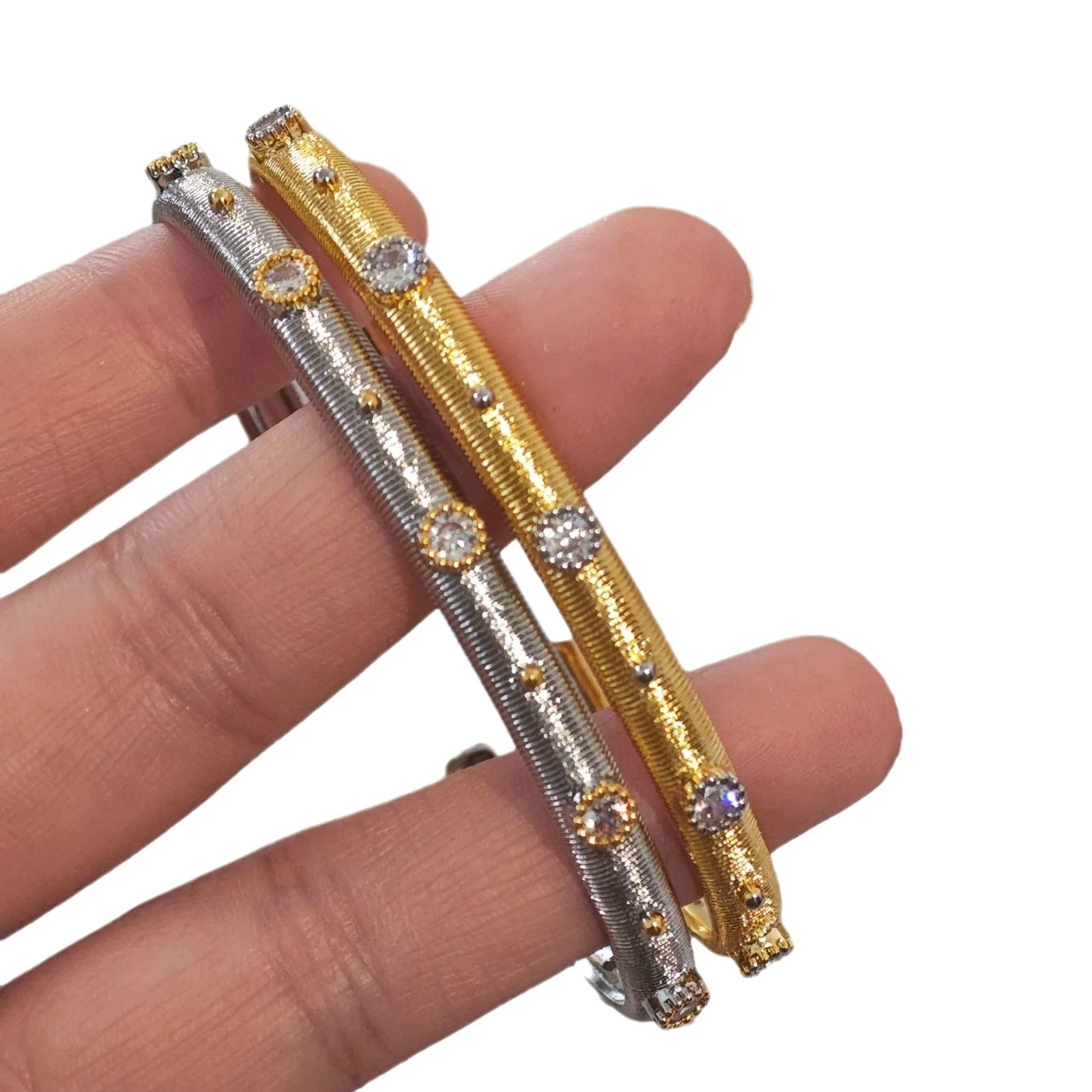 MUFAN Italian Gold Narrow Version Four-Leaf Clover Embossed Two-Color High-Carbon Diamond Bracelet Fine Chain & Link Bangle