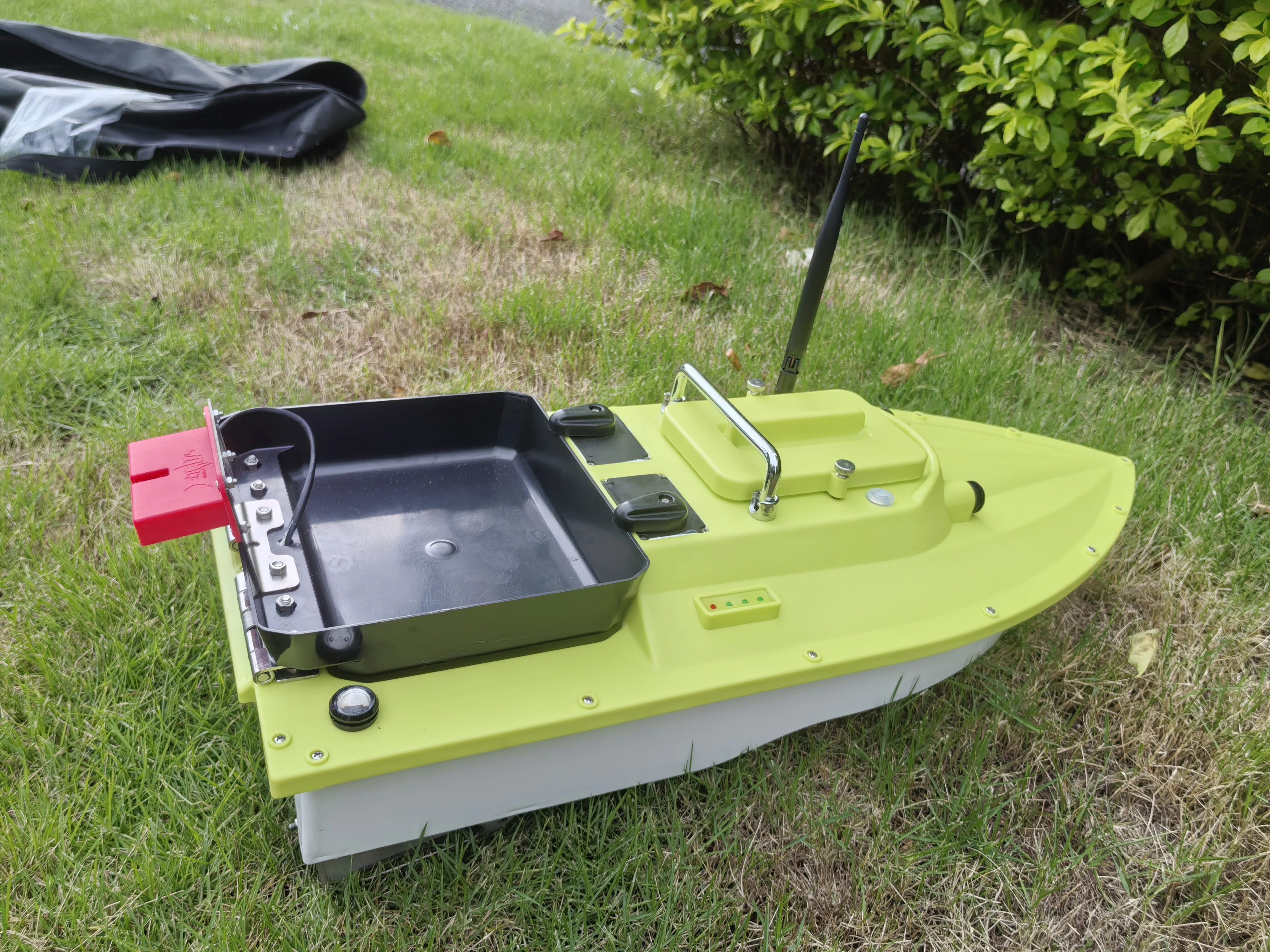 S80 Brushless Motor Super Speed Saltwater RC Fishing Bait Boat with GPS for Surf Fishing with,IP 66 Waterproof,5 Meters/Second