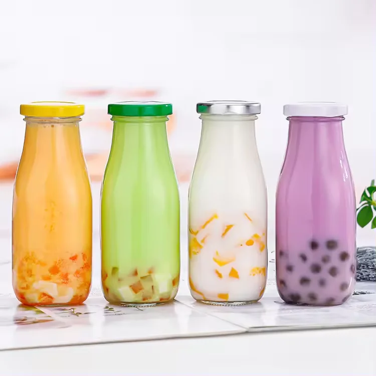 Beverage drinking 300ml clear square glass bottle with twist metal lid for juice beverage flavor