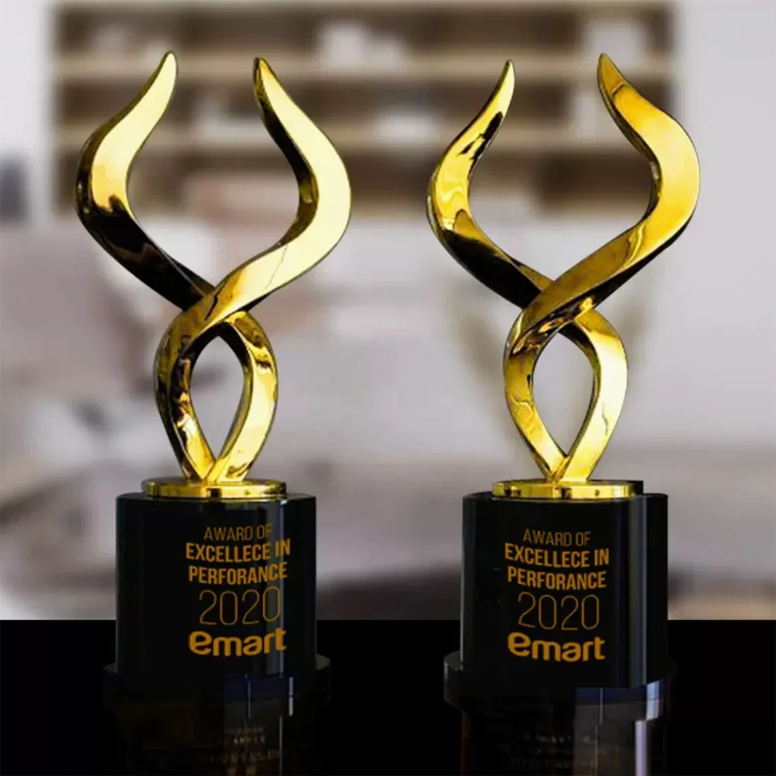 Custom Black Pentagram Trophy New Laser-Engraved Islamic Art Glass Award with Horn Shape Clear Crystal Custom Metal Base Gifts