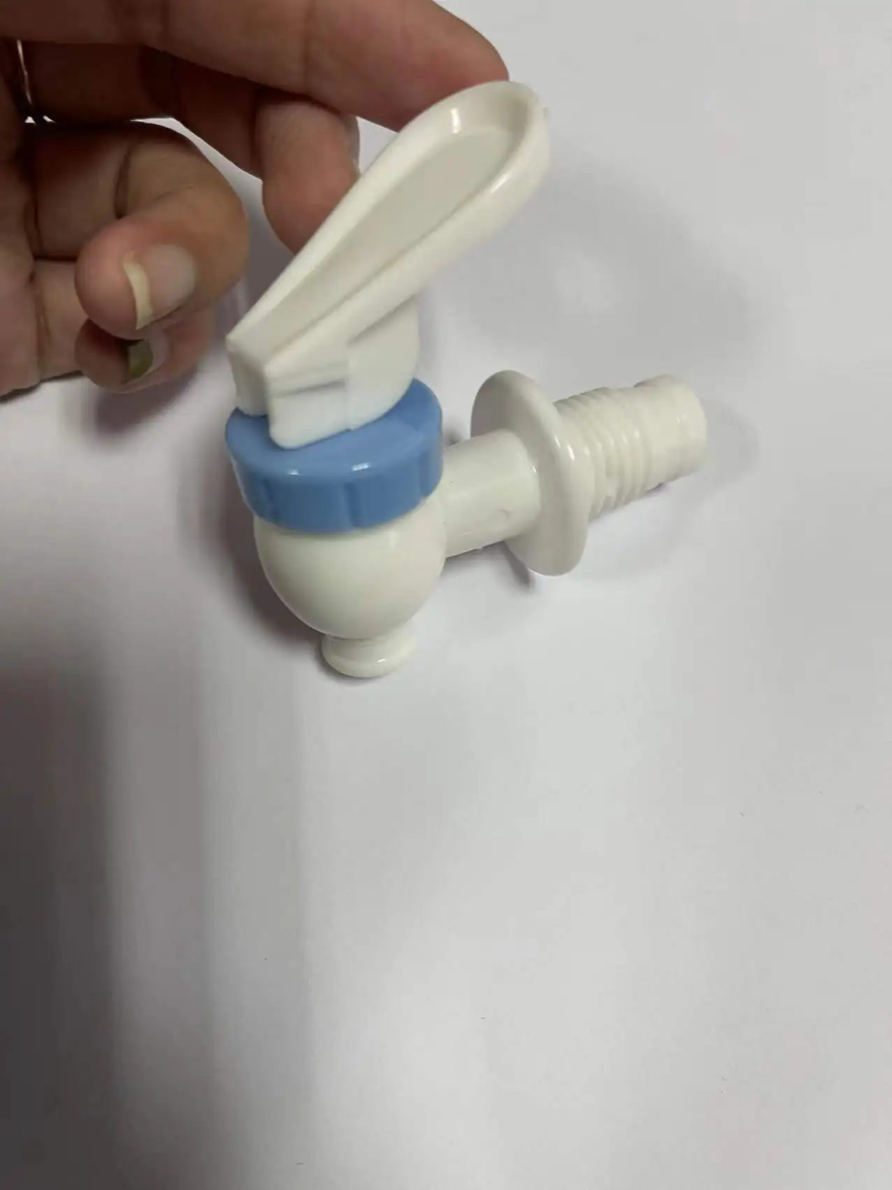 Glass water dispenser with tap durable plastic tap use in most of water tap