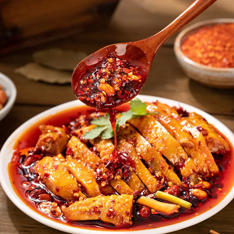 JI XIANG JU оптовая цена популярная стеклянная бутылка нарезанная кубиками хрустящее масло Чили