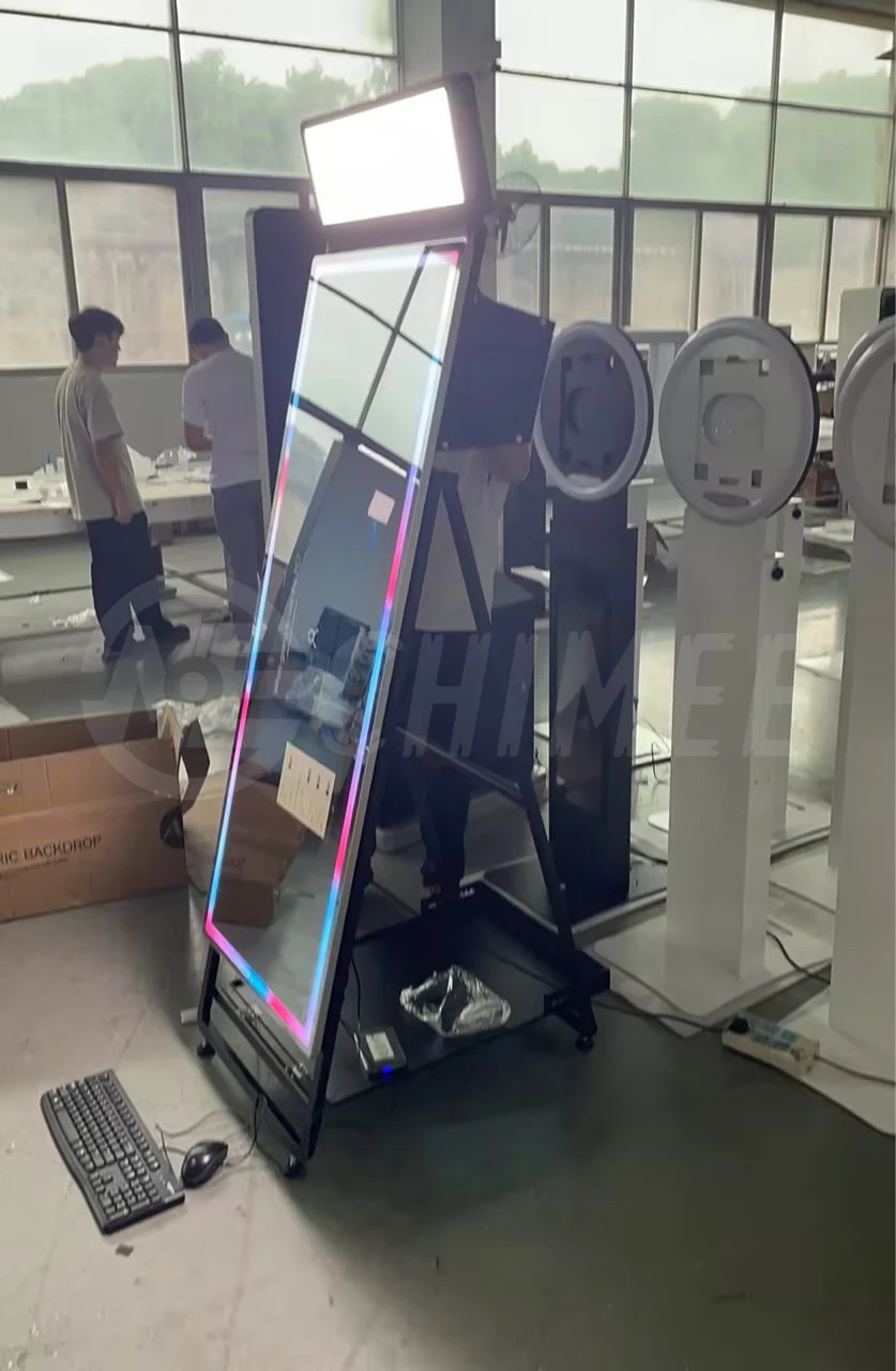 Fold mirror photo booth selfie machine  mirror 32 inch LCD touch screen built in mini pc photo booth shell with flight case