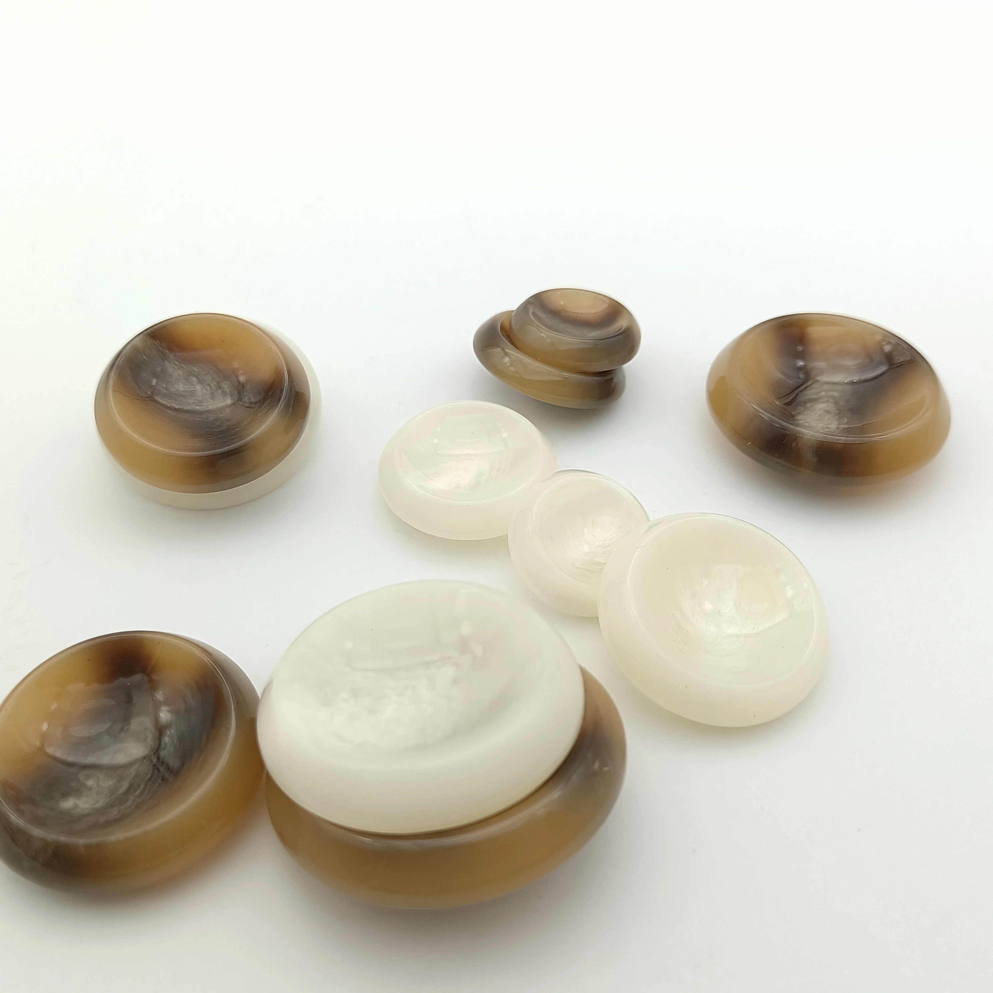 HLD Factory wholesale custom resin button 4 hole sewing button clothing accessories