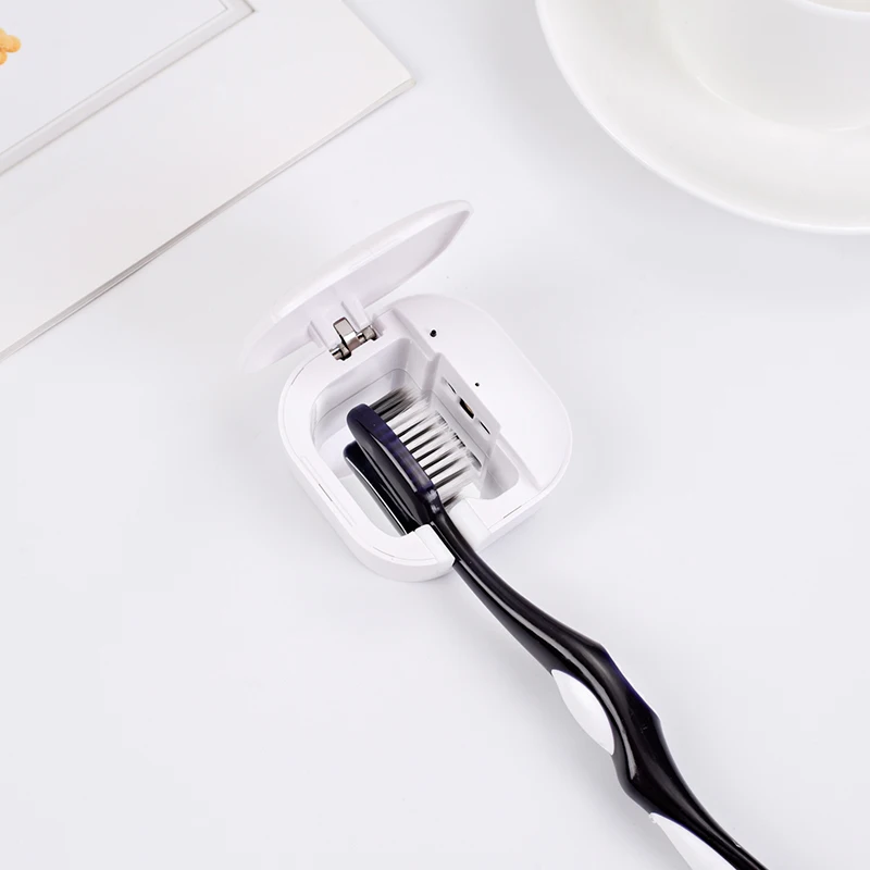 Wholesale Travel Battery Mini Single Toothbrush Case Sterilize Portable Plastic UVC Disinfection Toothbrush Sterilizer Box