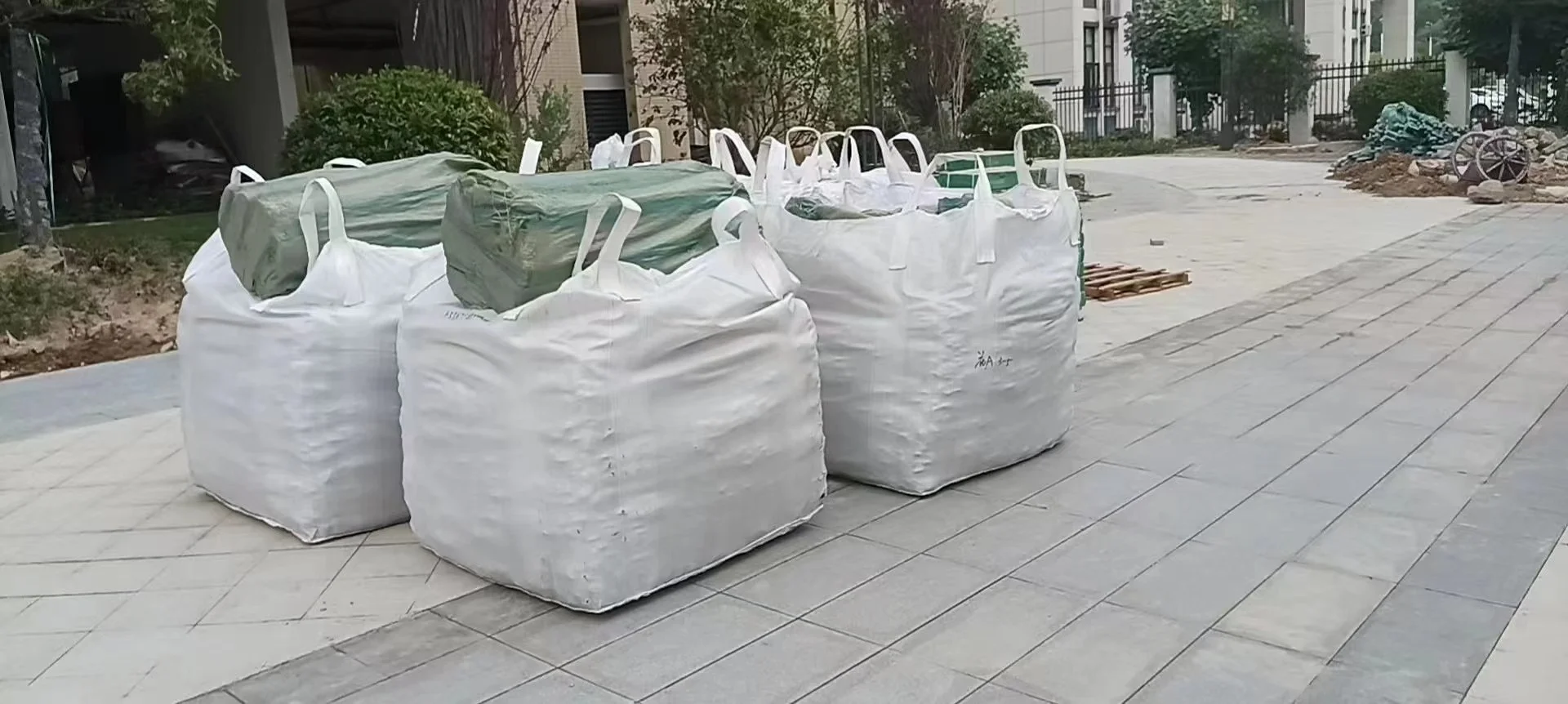 Snow White Beach Pebbles Wash Stone