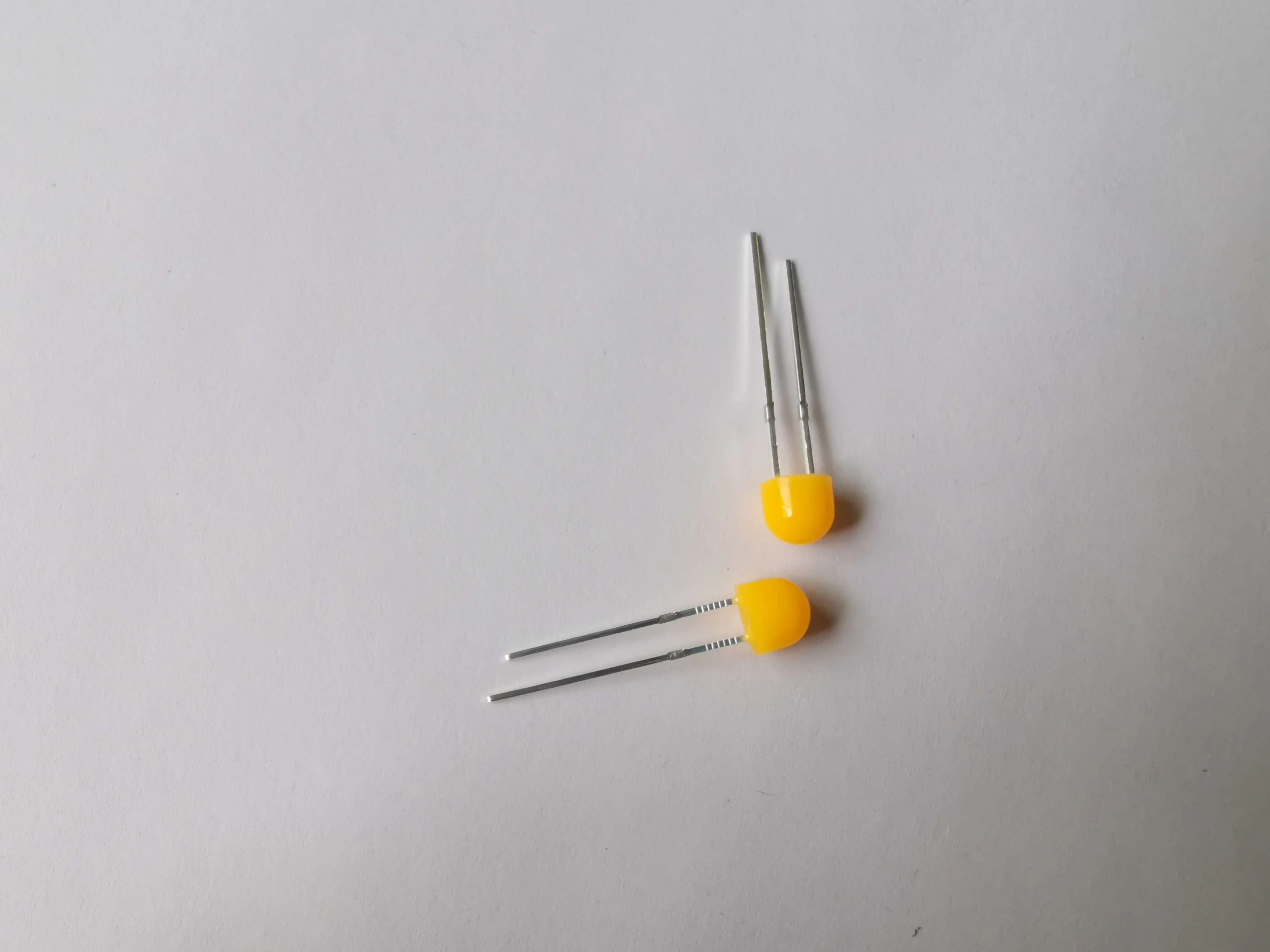 580nm 585nm amber color 5mm diffused lens led lamp in 360 degree