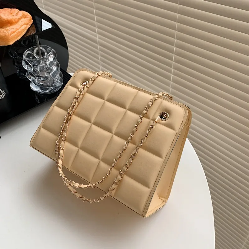 2023 new Korean retro chain solid color underarm bag casual summer shoulder bag handbag messenger Luxury Cosmetic Fashion Ladies