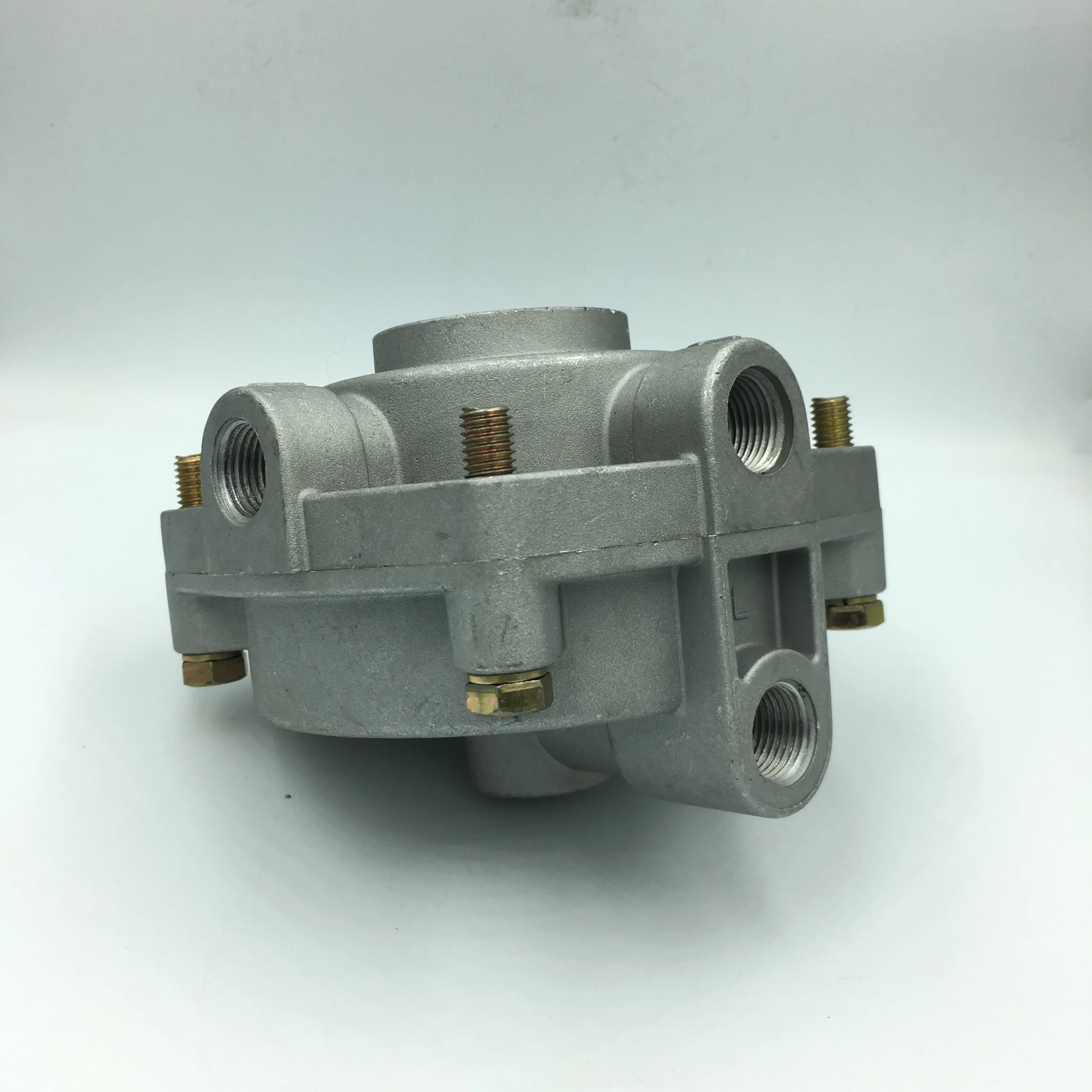 Manufacturer sells high quality brake relay valves