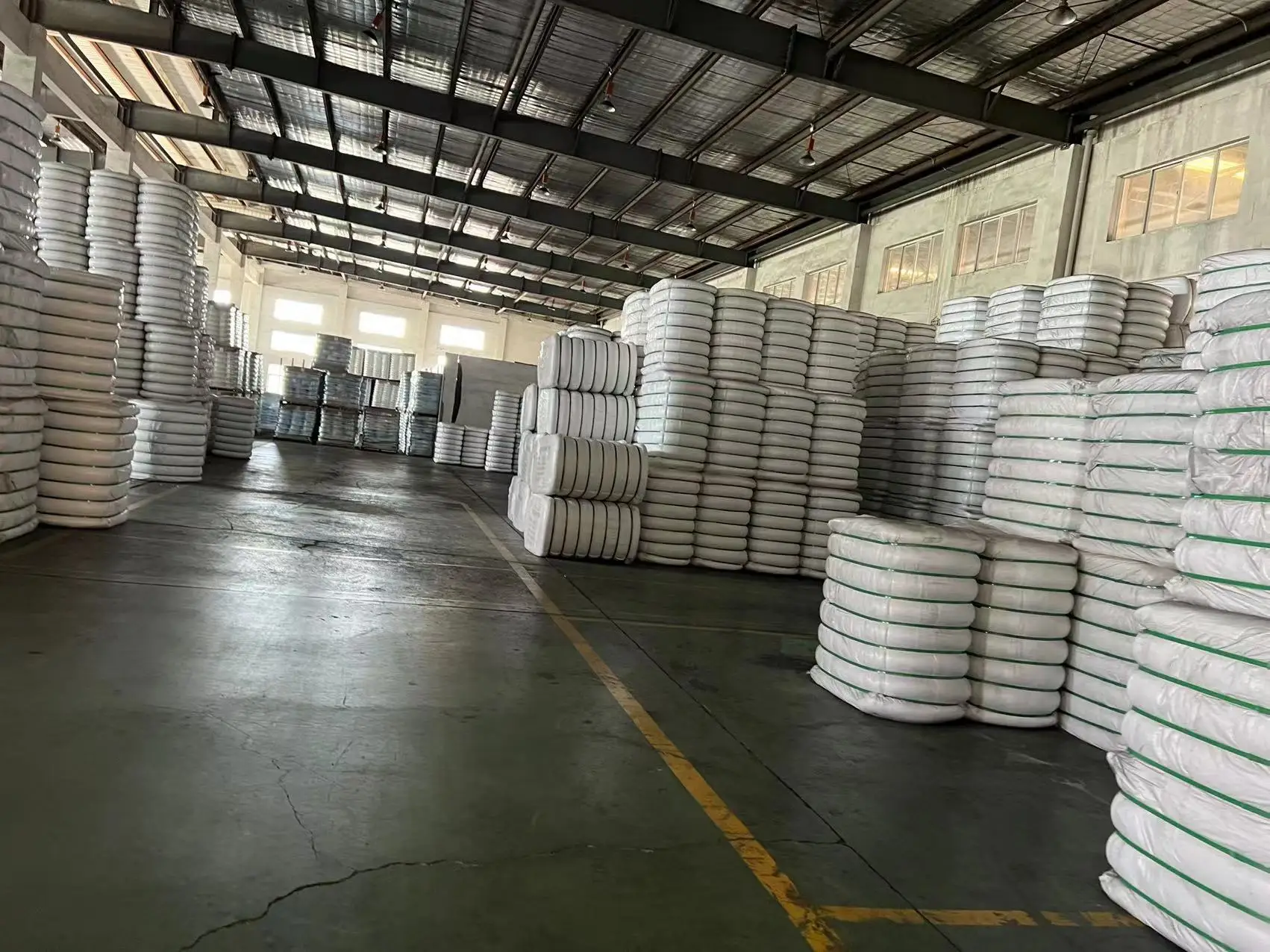 good quality soft Microfiber Micro Denier Fibre Virgin Polyester Staple Fiber Raw White for Filling Clothing