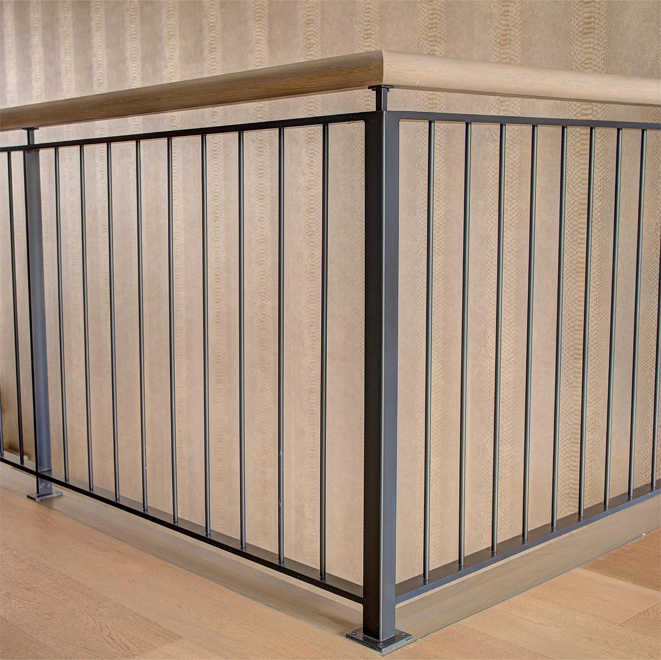 Direct Factory Price White Oak Red Oak Treads  Wooden Stair  Beams Balcony Railing Professional Design Mono Staircase Wood