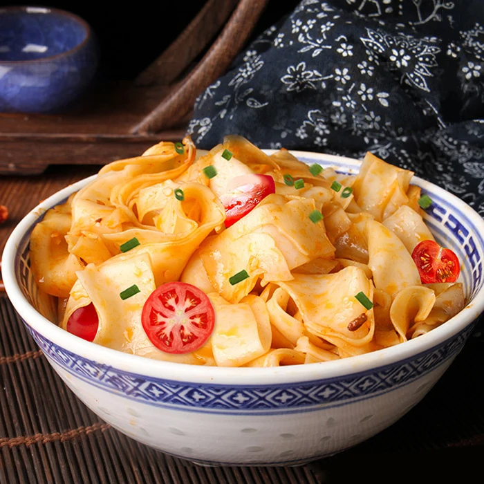 
Chinese Manufacture Wholesale Packet With Factory Price meat sauce Ramen Instant Noodles 