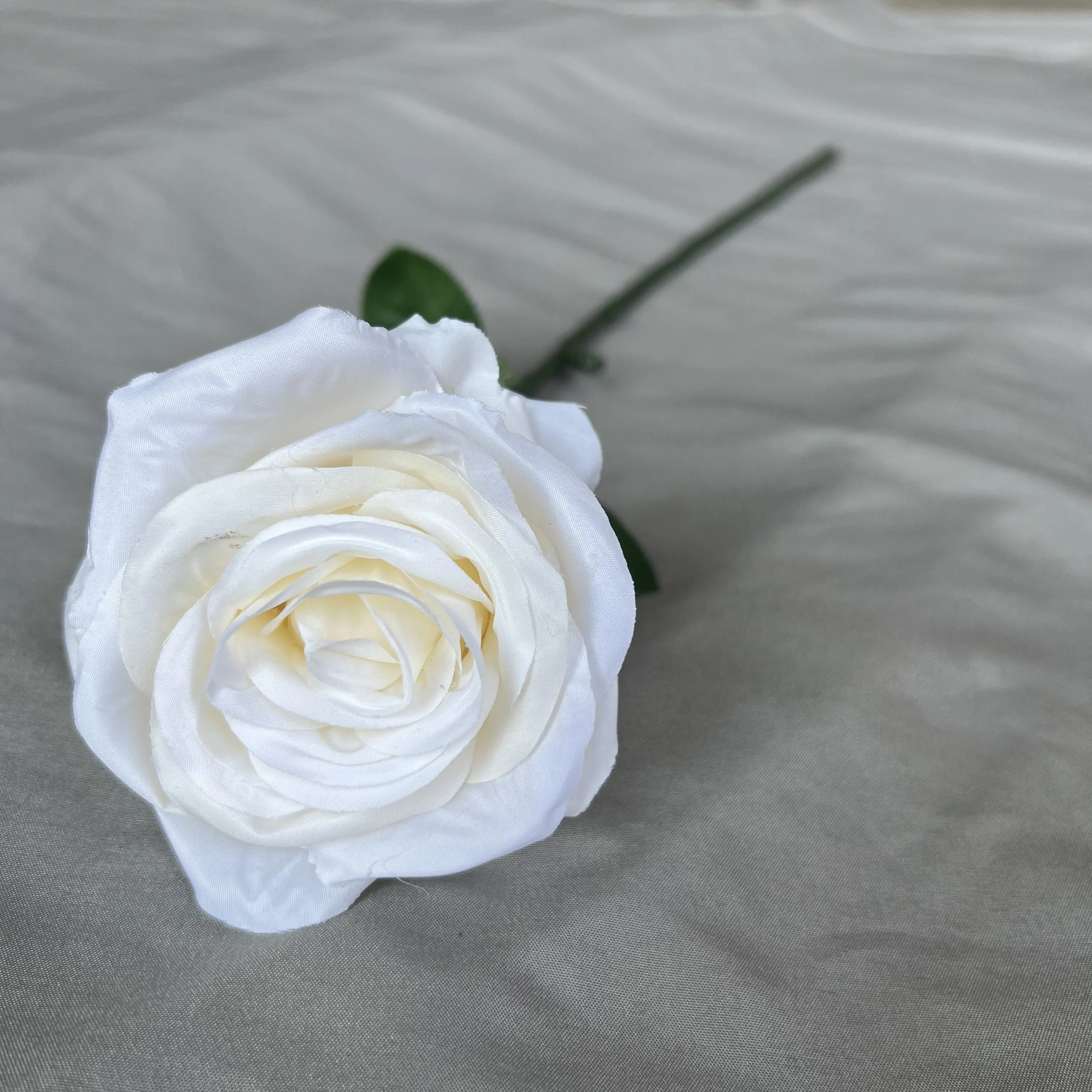 YOPIN-1139 Wholesale Bulk Burgundy Roses Artificial Rose Flowers With Stem For Wedding Decorations