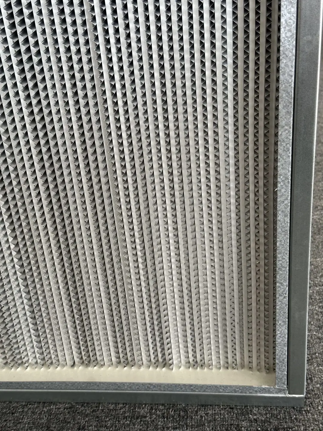 Industrial HEPA Filter With 99.99% Filtration Efficiency For Clean Room H14 HEPA Filter For Conditioning Ventilation