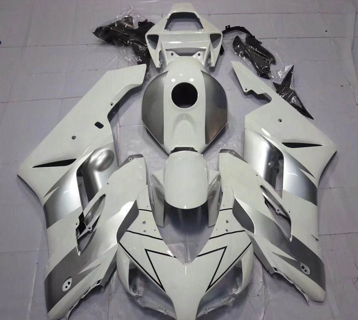 2021 WHSC ABS Plastic Fairing Body Kit For HONDA CBR1000 2004-2005 White Silver