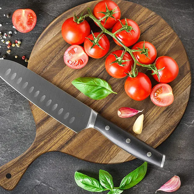 Customized Circular Wooden Bread Board Lovesickness Wood Cutting Board with Solid Wood Handle Wholesale Vegetable Cutting Board