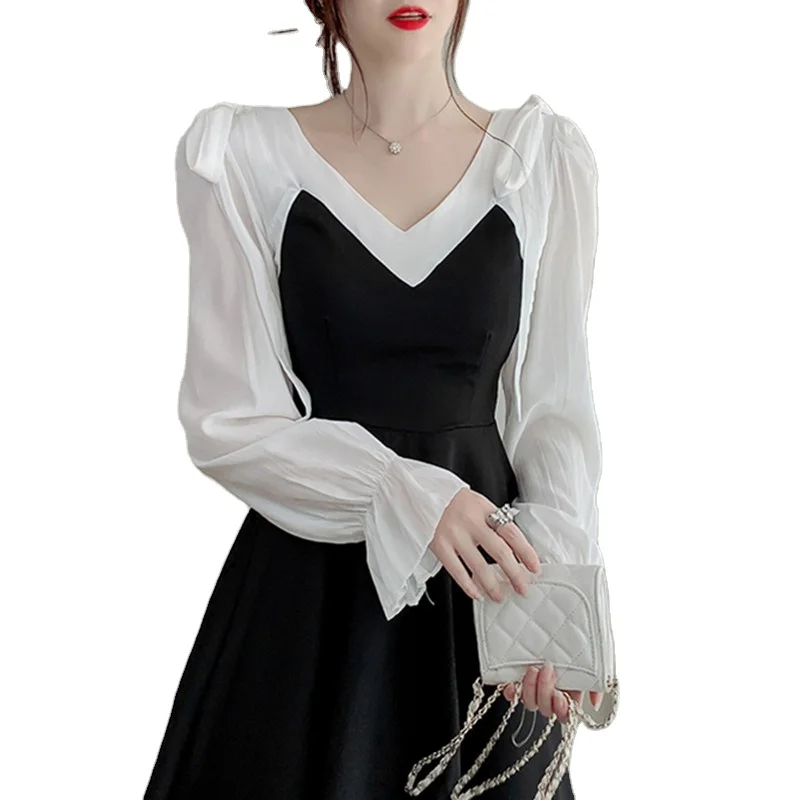 First love Japanese style stitching contrast color sense niche flared sleeve lace dress waist was thin and temperament small bla