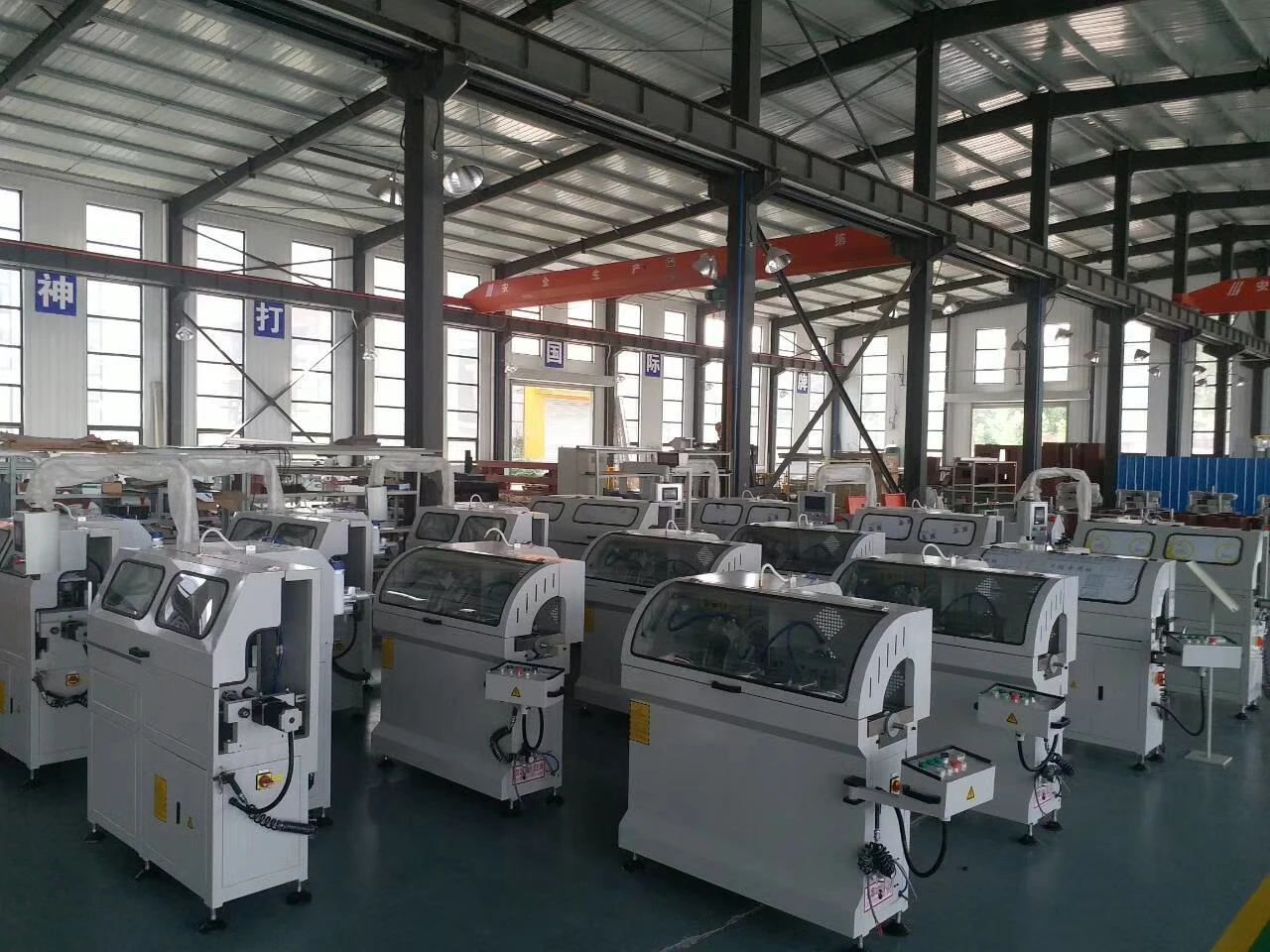 Aluminum Window and Facade Automatic Corner Connector  Cutting Saw Window and Door Making Machine
