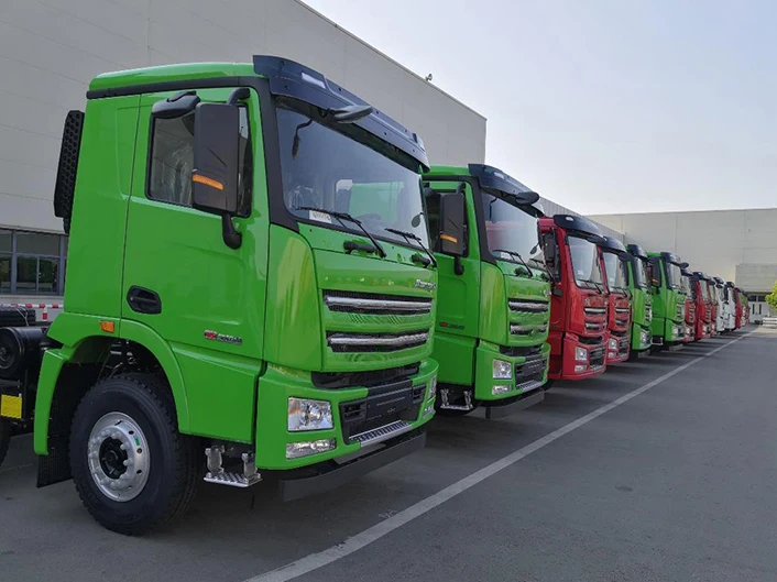 CHINA HOT SALE BRAND NEW FACTORY PROVIDED TRACTOR HEAD TRUCK 4*2  SA D495ASC-45 LOW PRICE HQC41800S1S12C