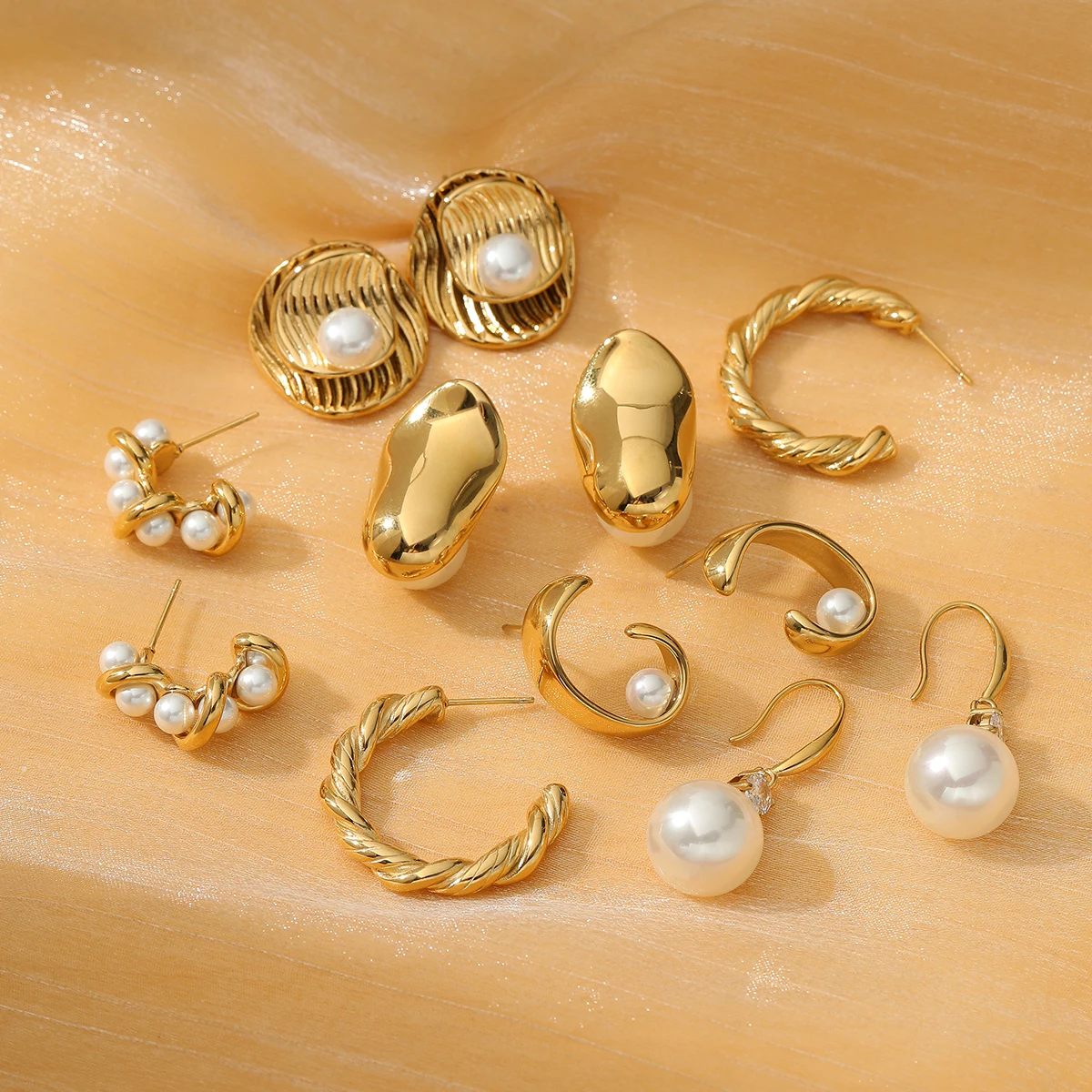 Hot Selling Chunky Twist CC Shell Pearl Double Streak Disc Studs Earrings Stainless Steel For Women Jewelry Gift Hypoallergenic