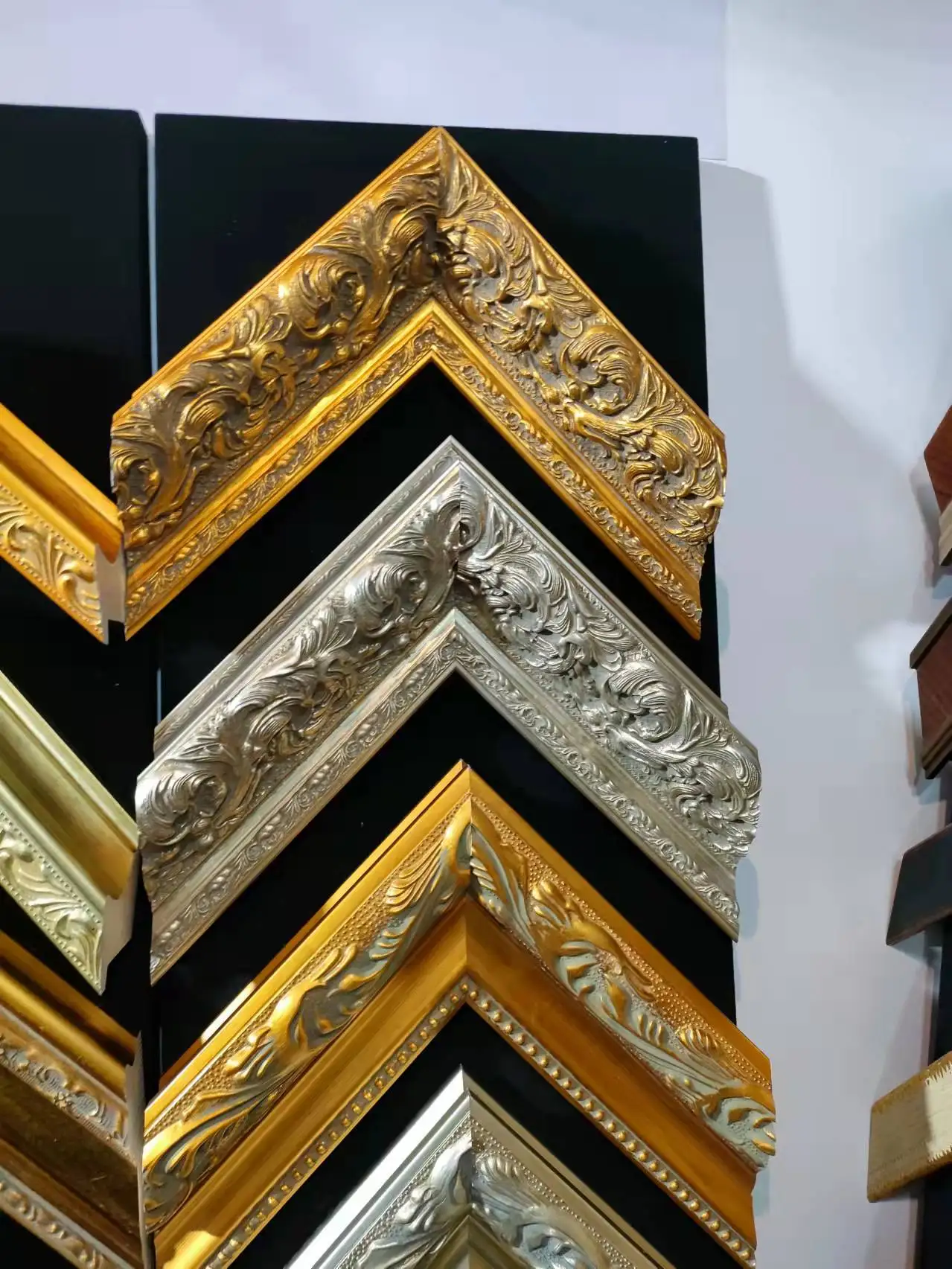 European ancient wholesale molduras de marcos antique picture photo frame moulding sticks profile for installing photo frame