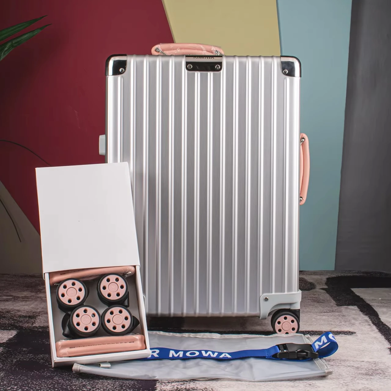 Factory New Unisex 20 Inch Laptop Messenger Bag with Custom Aluminium Frame PC Spinner Caster Soft Handle Wholesale Luggage Sets