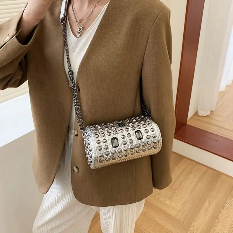 2022 Hot Sell rivets purses girls luxury messenger hand bags lady fashion Bucket handbags purses for woman