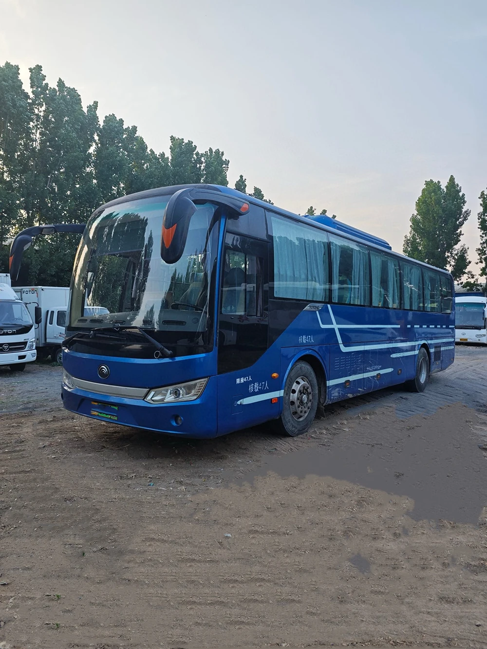 Завод предлагает горячие продажи подержанных автобусов Yu tong 6115 неработающих 47-местных с переменным током