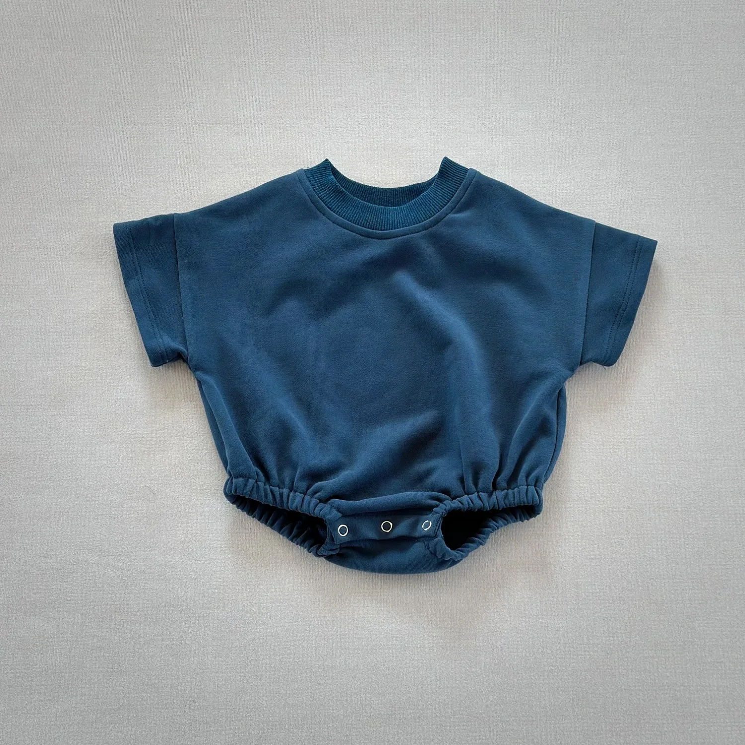 Ivy42436A 2024 New Arrival Baby Solid Color Casual Rompers Infants Short Sleeve Loose Pattern French Terry Romper