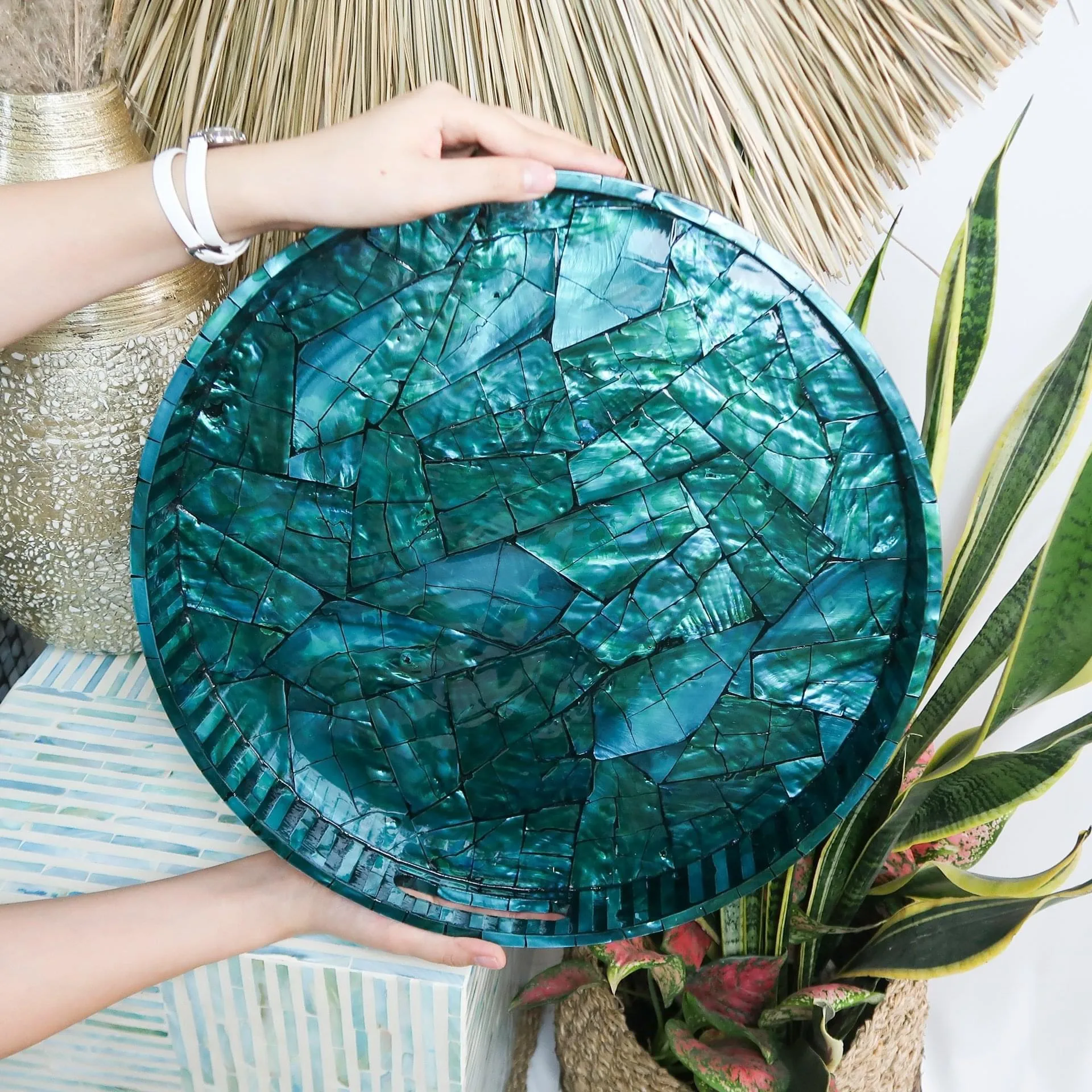 Тренд 2023! Экологически чистый лаковый поднос для журнального столика круглый декоративный с вырезанными