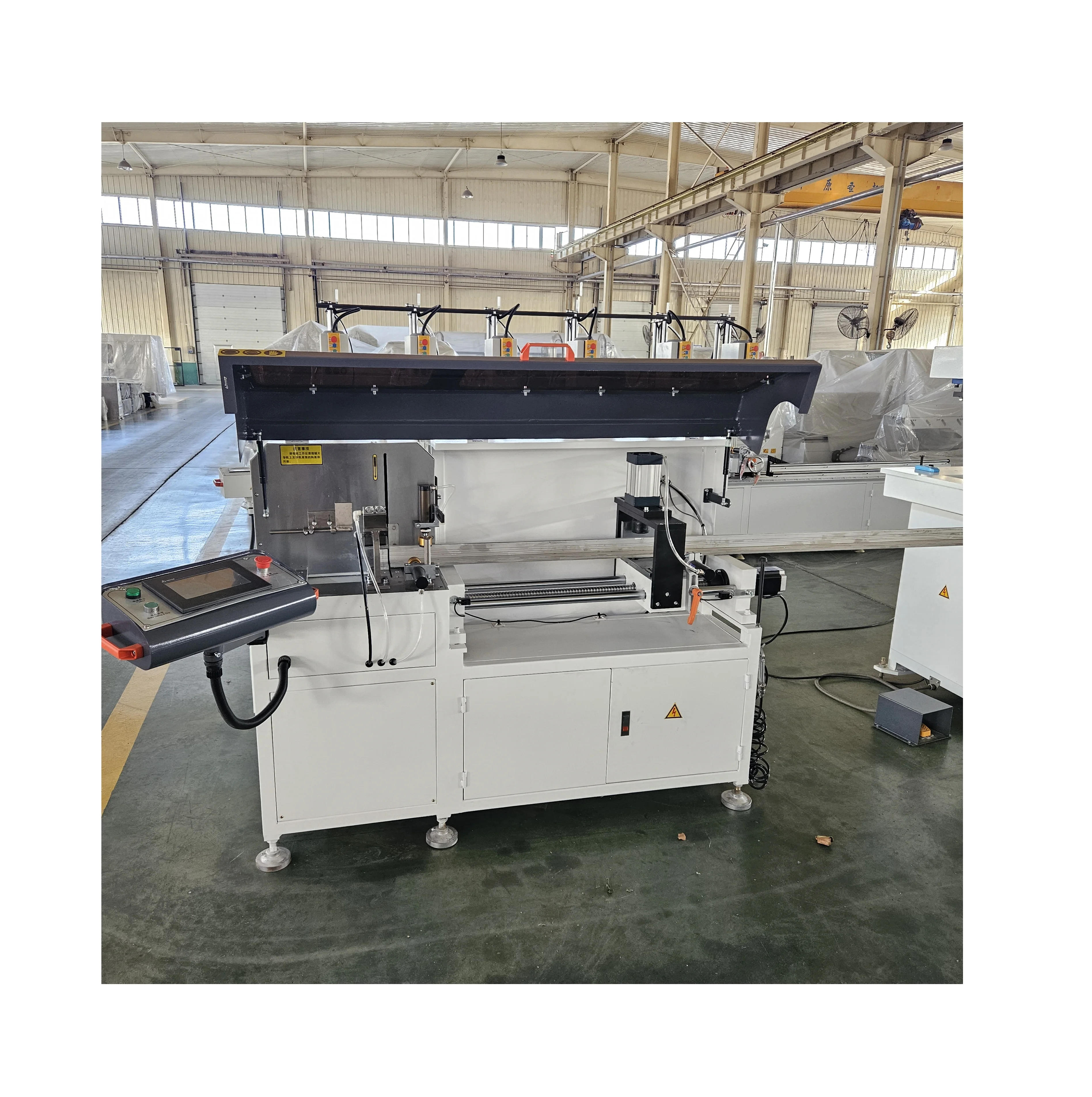 90 градусов с ЧПУ одной головкой режущая пила для алюминиевой оконной двери