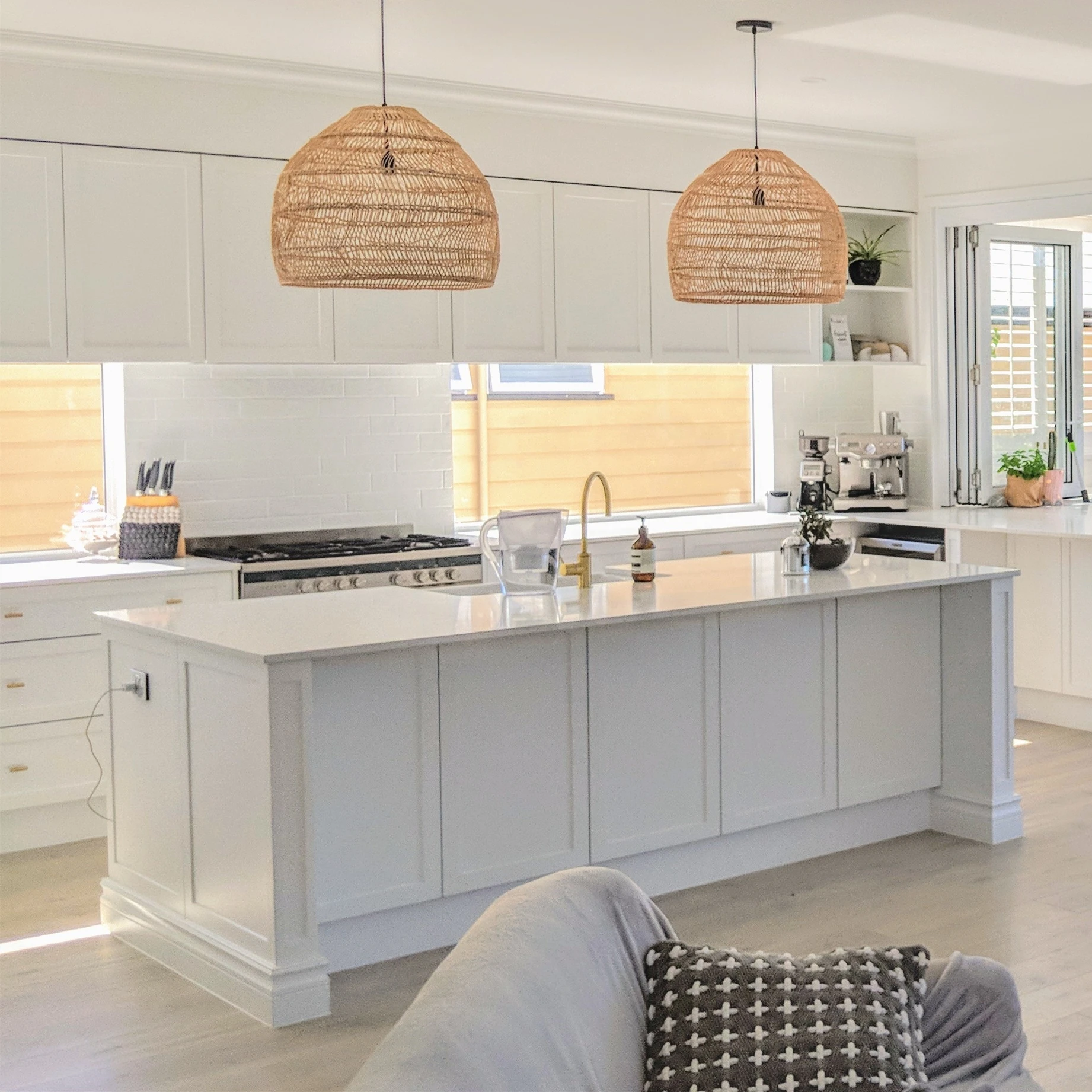 Modern wood white shaker fremed and frameless  kitchen cabinet