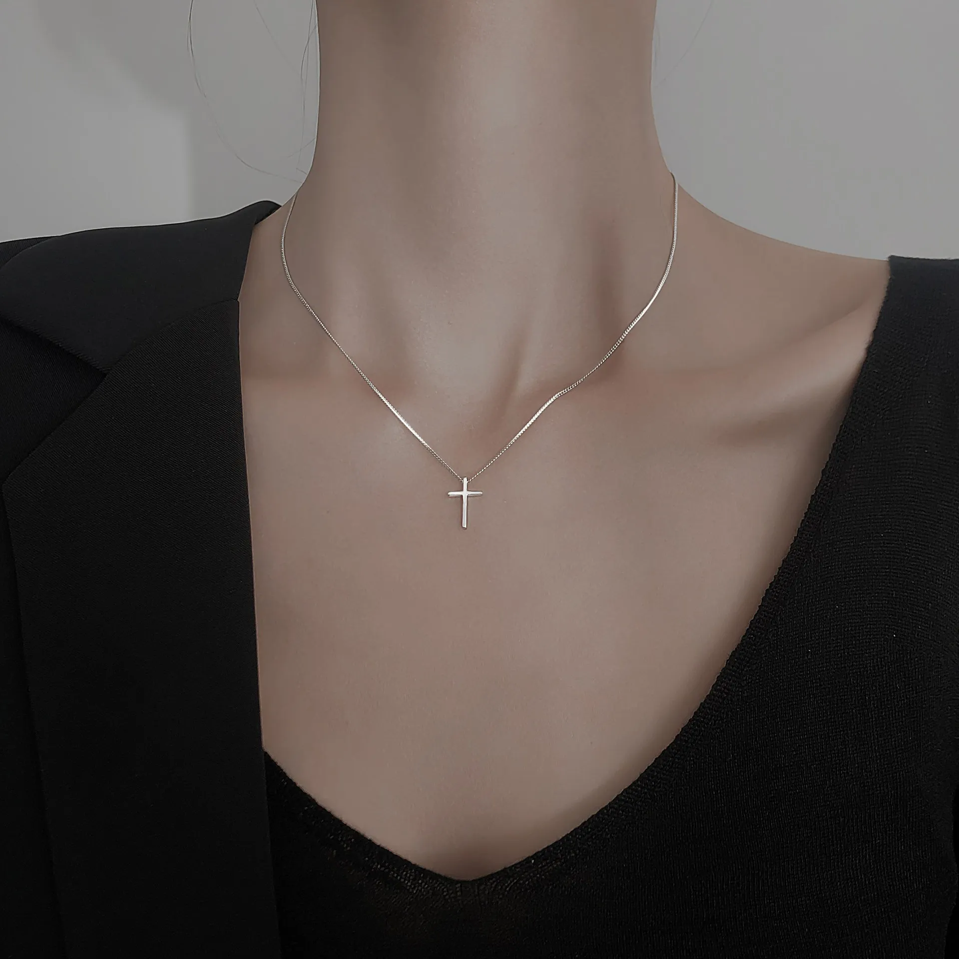 Wholesale New Fashion Jewelry Chain 925 Silver Cross Necklace for Women