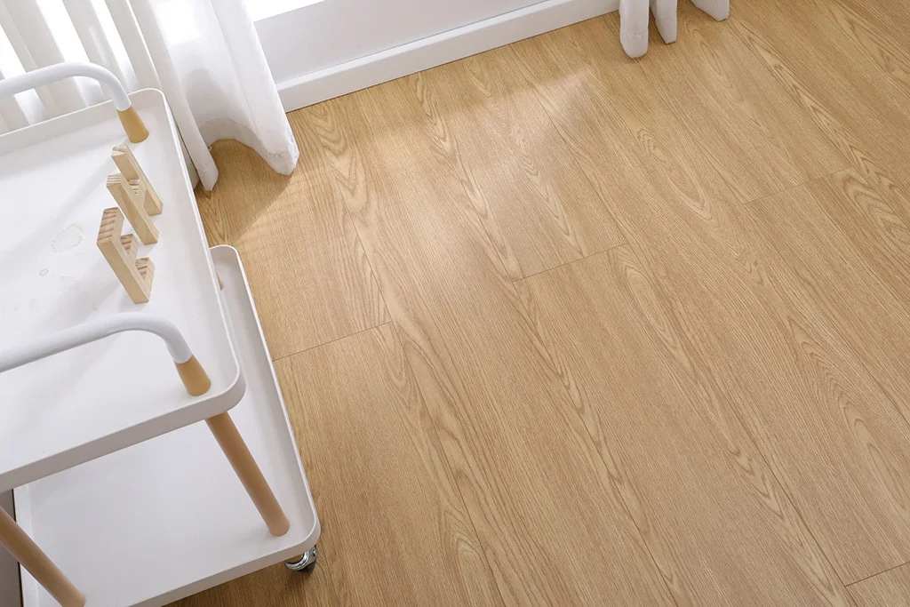Professional Factory Eucalyptus Solid Hardwood Flooring White Modern Indoor Timber Floor