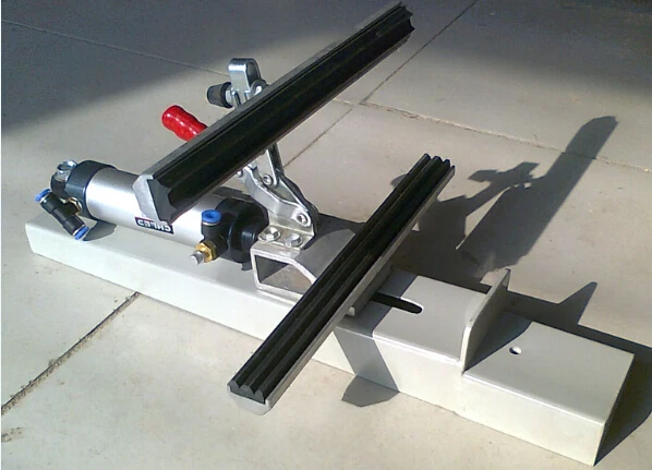 Pneumatic silk mesh screen manual stretcher stretching head