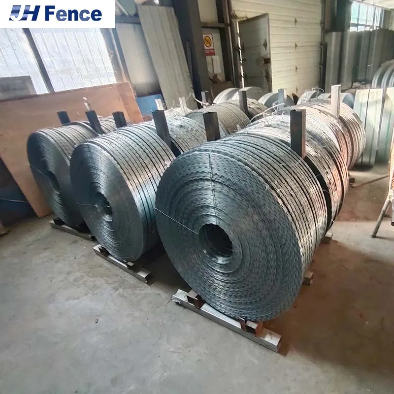 Manufacturer Free Razor Wire Hot Dip Galvanized Iron Wire Galvanized Farm Fence Single Razor wire