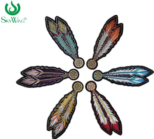 Wholesale 2024 China Manufacture Handmade Feather Embroidered Patch for Clothing Plastic Ironing Technics Sequins Decoration