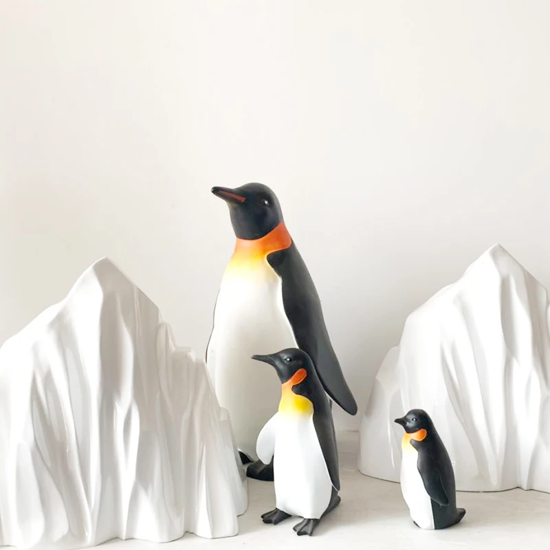 Customized Penguin Animal Sculpture Fiberglass animal sculpture For Shopping Mall Amusement Park Aquarium