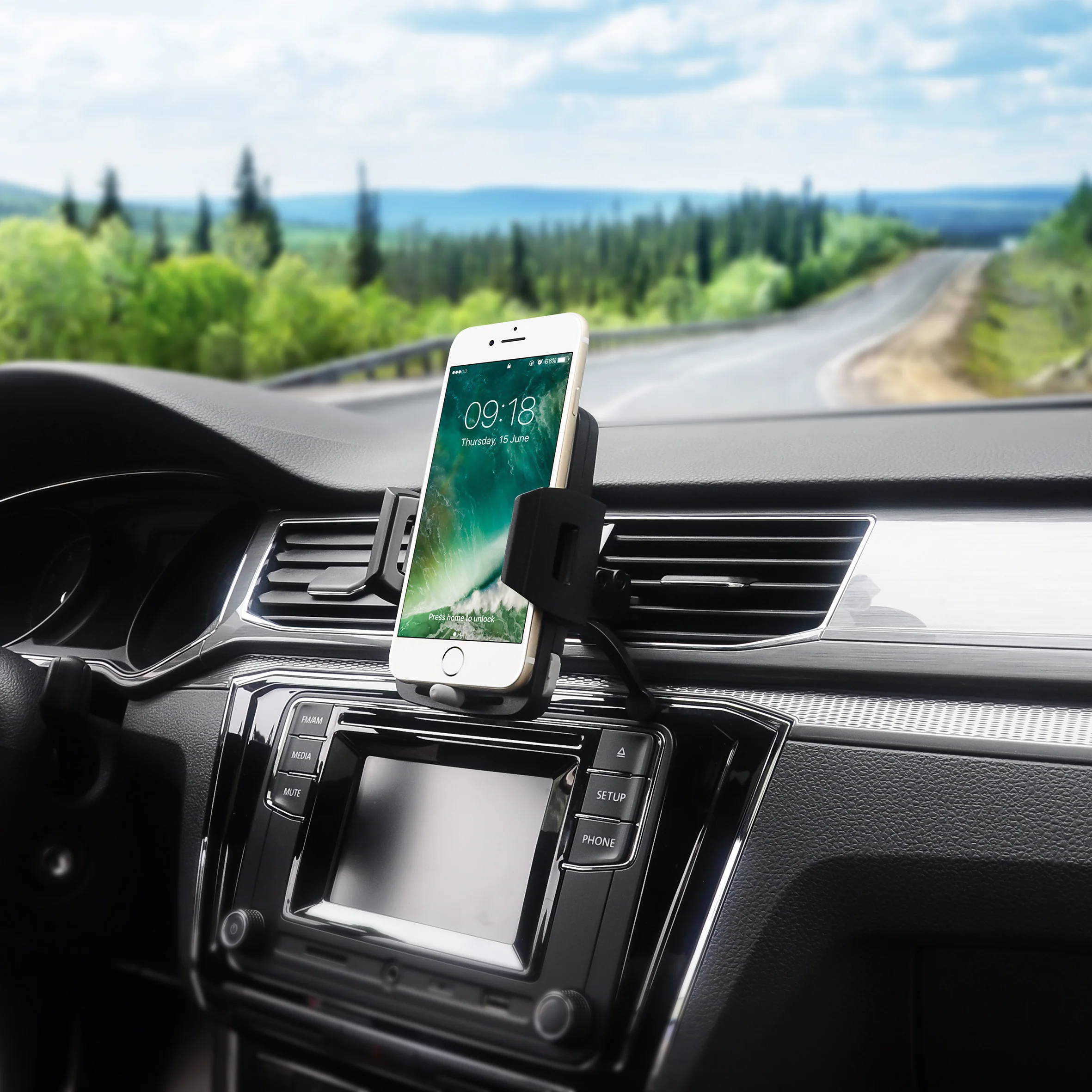 hot selling in Western 360 degree car air vent mount best price car holder